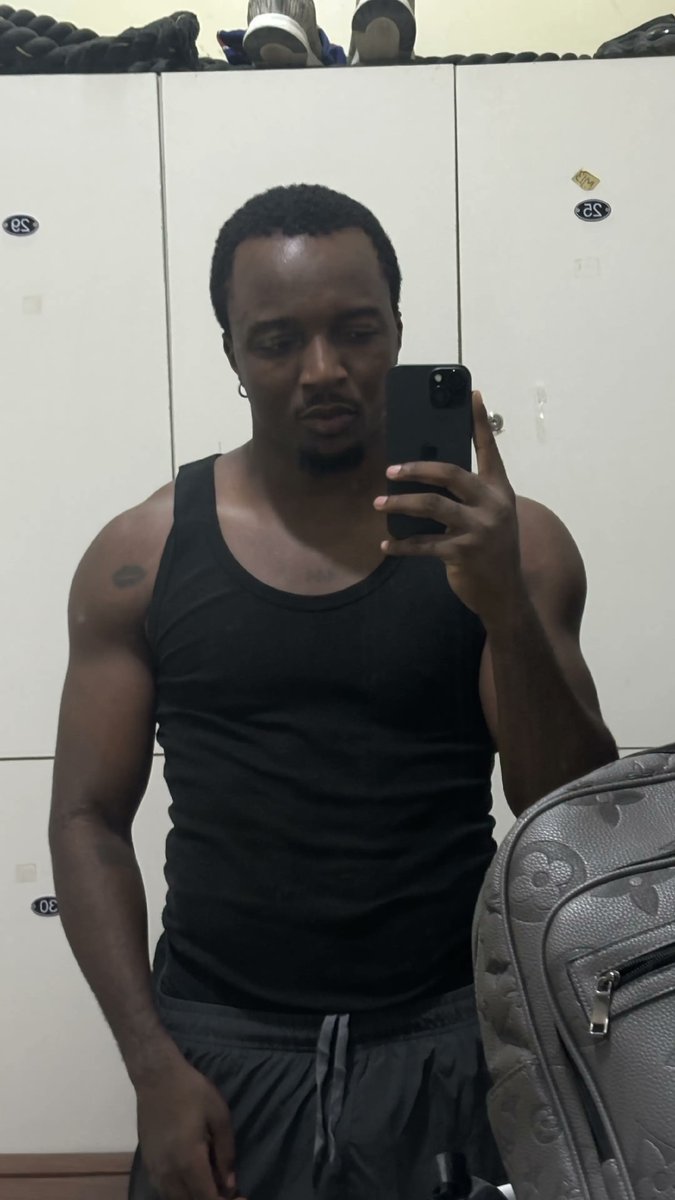 iamrobtheplug's tweet image. Man in the mirror 🏋🏾
#iamrobtheplug #fitness #building #fyp I'm art