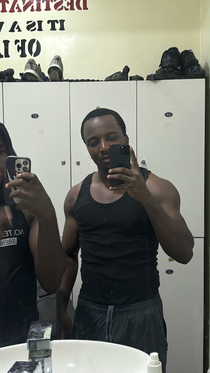 iamrobtheplug's tweet image. Man in the mirror 🏋🏾
#iamrobtheplug #fitness #building #fyp I'm art