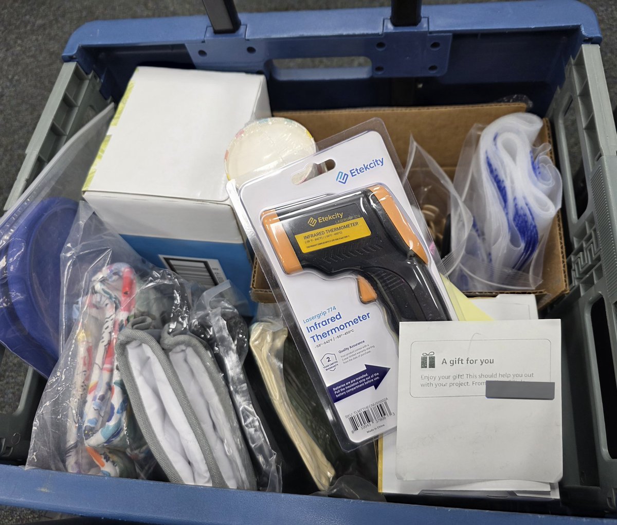 angiebabin's tweet image. I do this just to see them smile! #IceCreamInABag #Travelingteacher #TEACHers #teachersofx