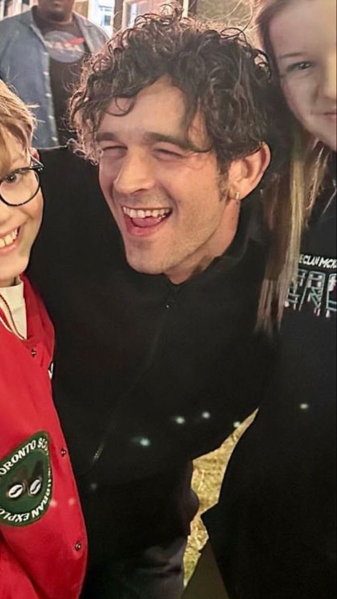 matty healy daily tweet media