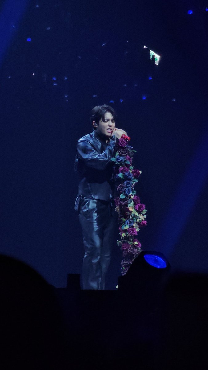 still can't believe I've finally saw Scoups sing ME live on CXM con 🥹 Literally cried so hard while watching him singing his song 😭😭😭😭