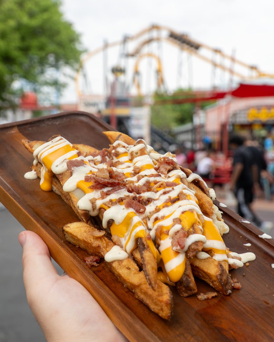 Six Flags Over Texas tweet media