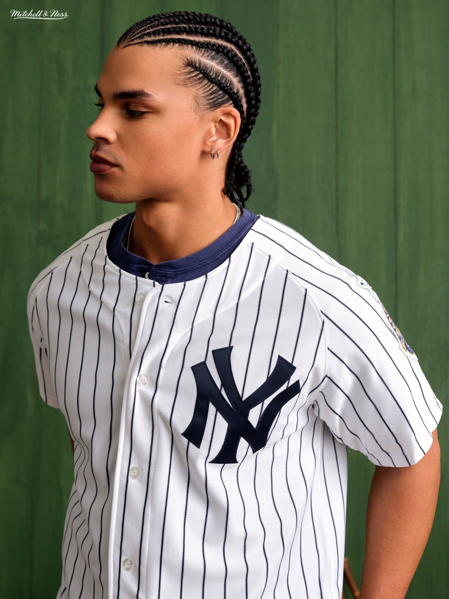 Mitchell & Ness tweet media