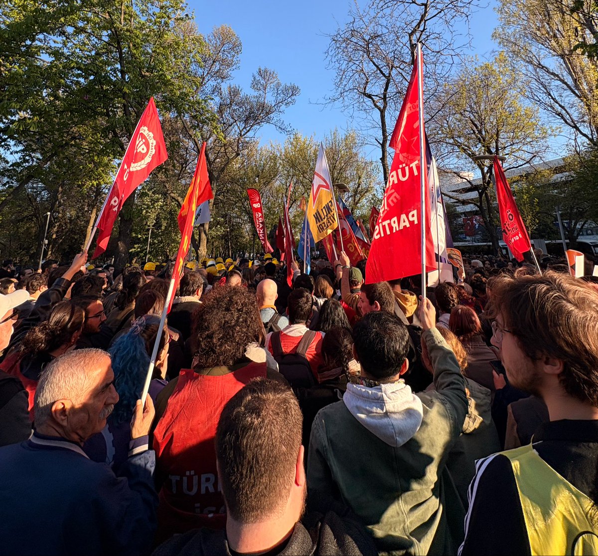 Maden işçisi yalnız değildir!