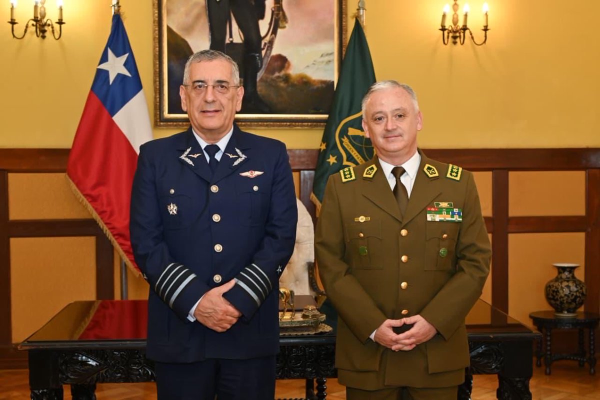 Fuerza Aérea de Chile tweet media
