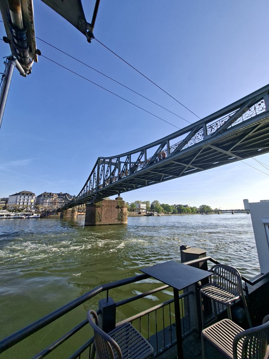 LTBD_75Me's tweet image. karanya di jembatan ini tempat shooting #drakor #queenoftears