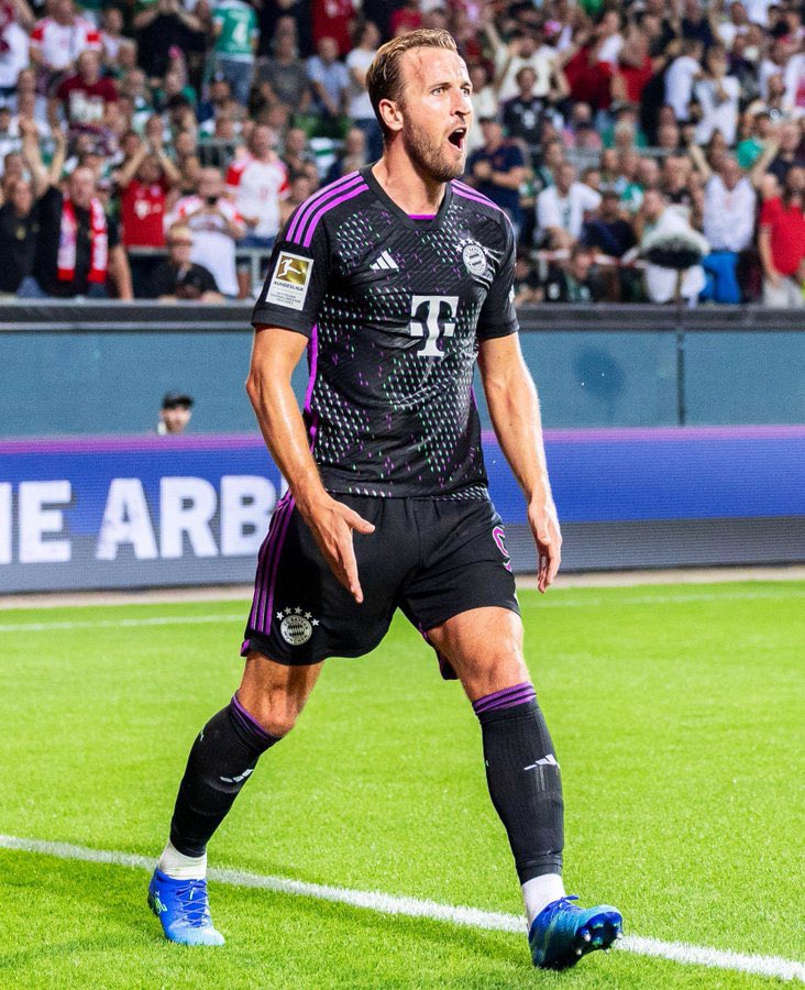 (fan) REAL MADRID FANS 🤍 tweet media