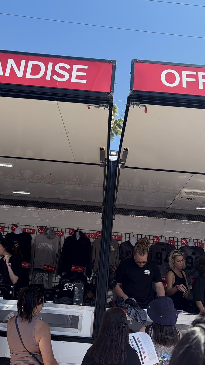 balallaalaa's tweet image. Securing my BTS tour merch 🤍❤️🥹 #btsarmy #arirang #tampa