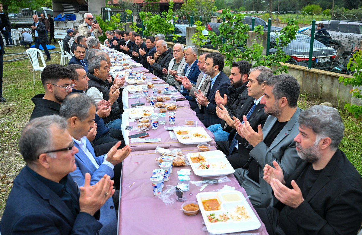 YHacisuleyman07's tweet photo. Kıymetli kardeşim, Antalya Gazeteciler Cemiyeti Başkanı İdris Taş’ın değerli kardeşi, Antalya Cumhuriyet Savcısı Gadem Taş’ın cenazesine katılarak taziye dileklerimizi ilettik. Merhuma Allah’tan rahmet, ailesine, yakınlarına, başsağlığı ve sabır diliyorum. Mekânı cennet olsun.

@AntalyaTSO @bogachangoksu @MuratTOTOS @huseyinsari_sar  @aslisahintekin @tasidris