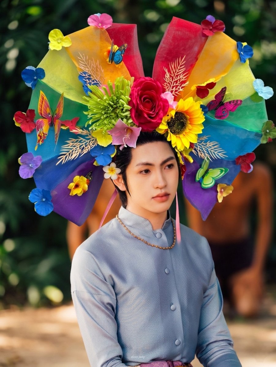 อันนี้เล็กไปหรือไม่จ๊ะ ข้าแถมเงื่อนหูกระต่ายให้เกรงว่าพ่อหมอจอมจะไม่เห็น

📎 LOVE UPON A TIME EP5
#ภพเธอEP5