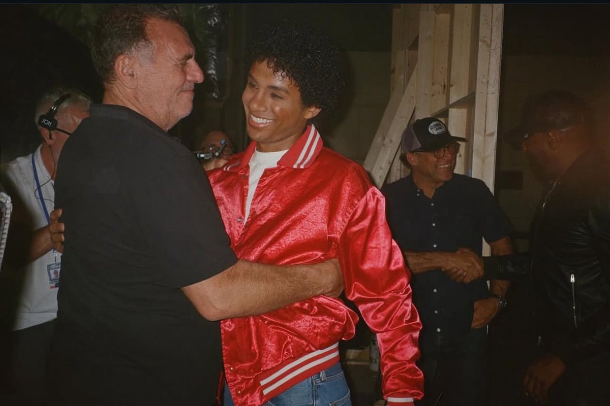 𝓥𝓮𝓻𝓸𝓷𝓲𝓬𝓪💫 | MJ fan tweet media