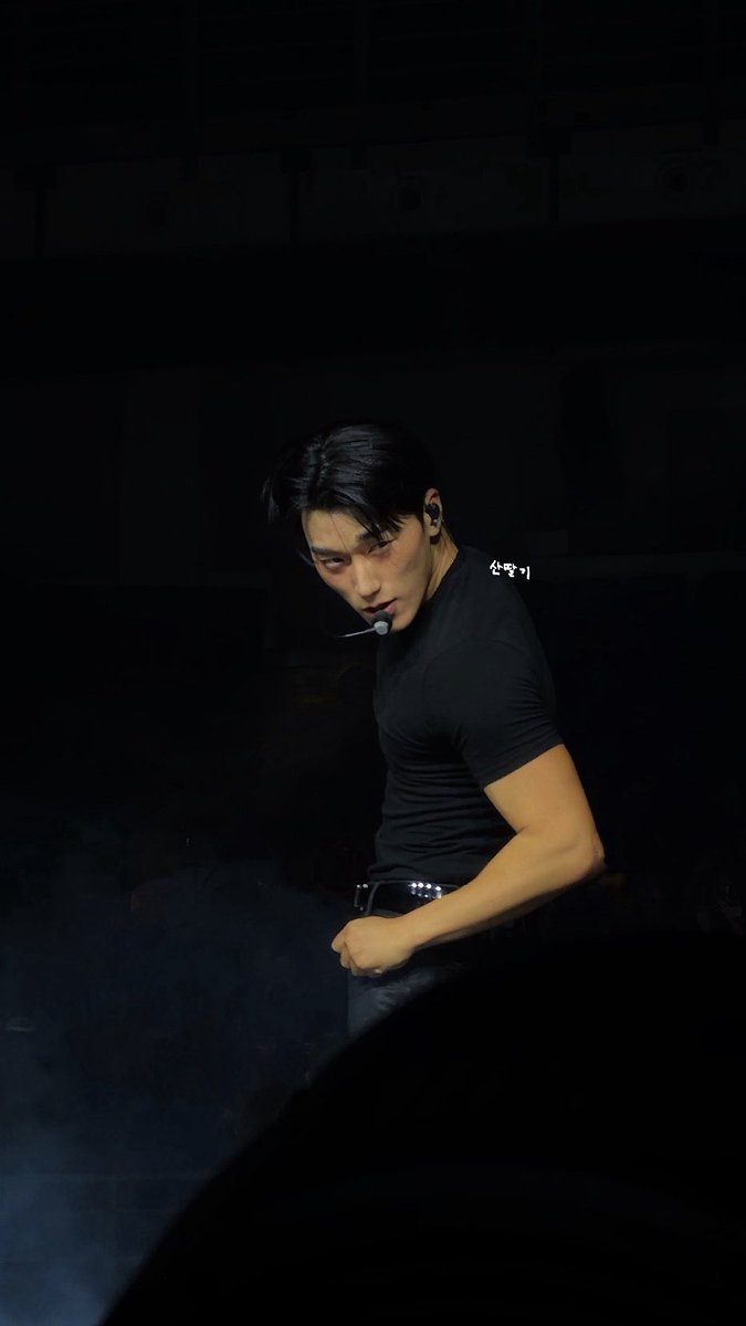 mountberry0710's tweet photo. 260322 IYF KL

최고의 퍼포모

#SAN #ATEEZ #최산 #에이티즈 https://t.co/GFtOcAvQmx