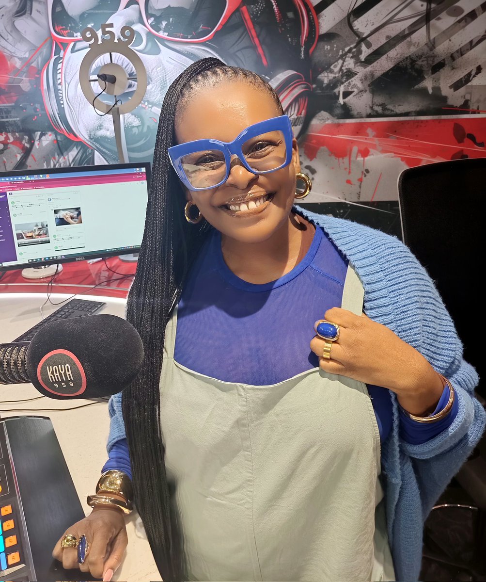 BeestingBonolo's tweet photo. 🐝🐝🐝

6-9pm
📻: @KayaON959
🔗: Download the #KayaApp 
📺: DSTV channel 861 
📲: 063 688 0959
#TheHiveONKaya959 https://t.co/cu0yTwhxuY