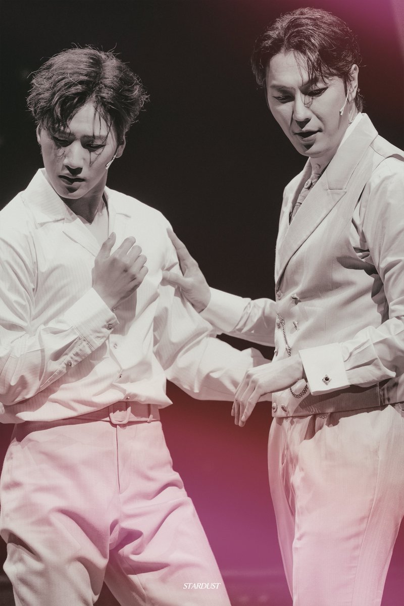 _STARDUST_pic's tweet photo. 조성윤 박준형
-
260424 디아길레프
스페셜 커튼콜 '네가 있는 밤'

더 이상 그 무엇도 필요하지 않은 밤. https://t.co/XTShj8q85m