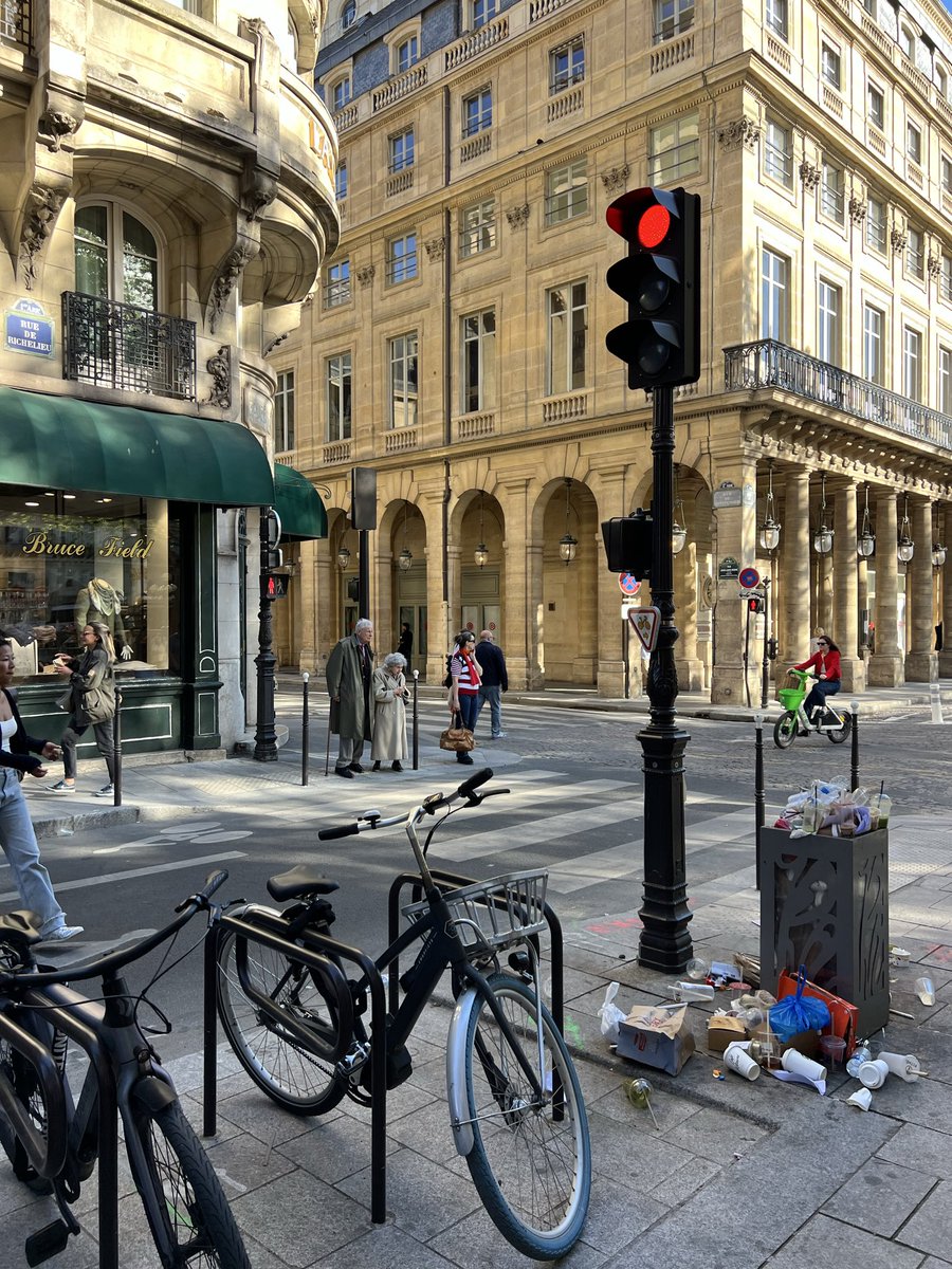 OliverTweete 🦊 tweet media