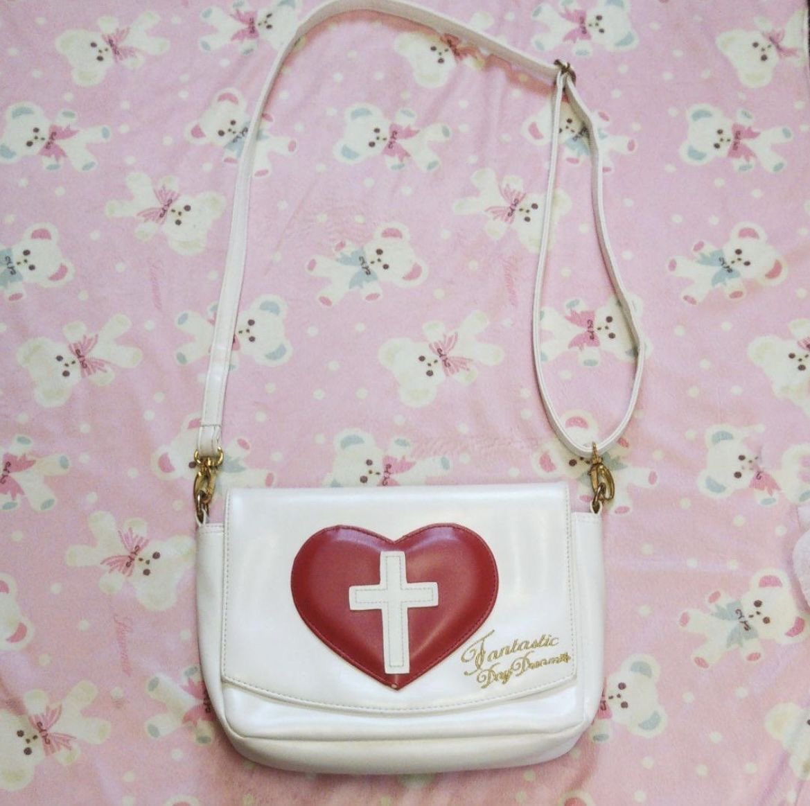 i4pup's tweet image. i love nurse motifs in lolita ♡🩸