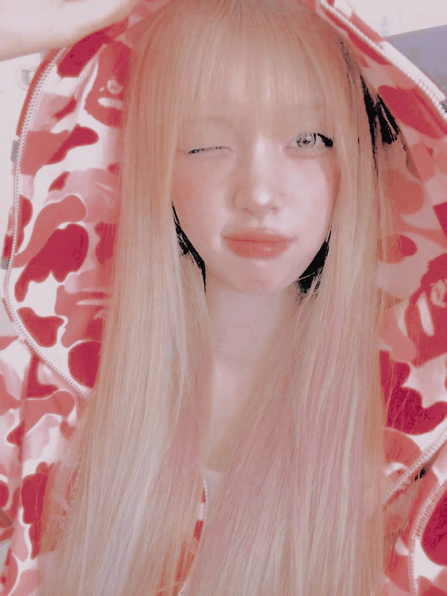 ︎ ︎ ︎ 𝓱𝐲𝐩𝐞 ︎ ︎ ✿ ︎ ︎ ︎₊ ︎ ︎ 𝐠𝐢͟𝐫𝐥. tweet media