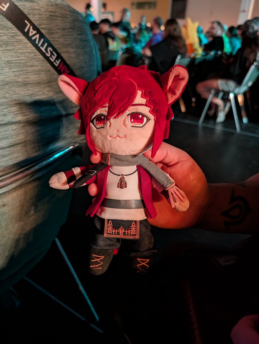 Angimator's tweet photo. Did anyone drop their Raha plushie at Fanfest? Pls let me know I found him on the ground 😭 #fanfest #ffxivfanfest #ffxiv https://t.co/Une51Nb5hA