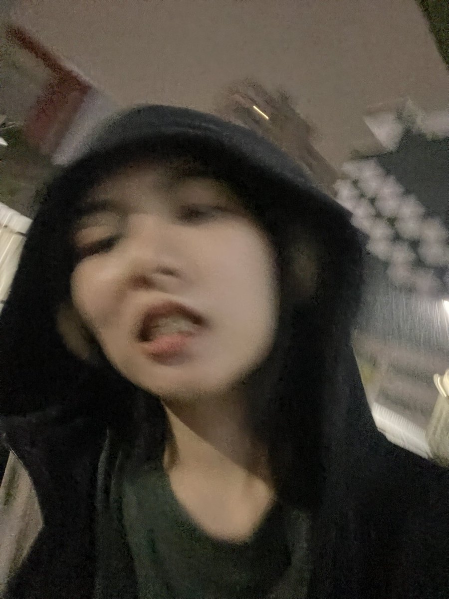 ZX_404unknow's tweet photo. 這場雨根本就是為了我的錢包而下（？ https://t.co/4jdZXUF1kk
