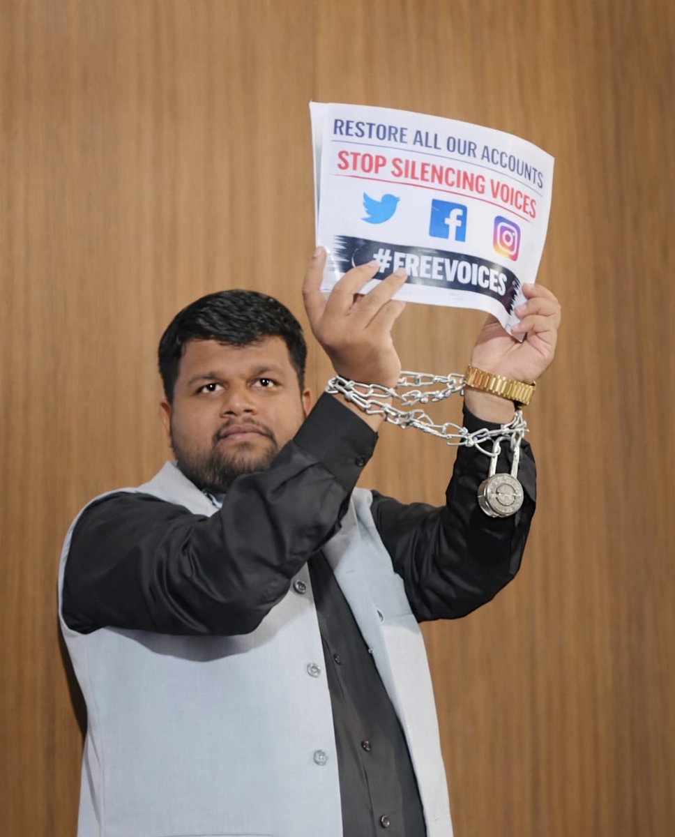 ActivistSandeep's tweet photo. मैं लौट आया हूँ, भावुक हूँ 

लंबी लड़ाई थी बहुत संघर्ष था 

@apar1984 जी  @internetfreedom ना होता तो यह सब असंभव था पूरी बात वीडियो के माध्यम से रखूँगा … 

धन्यवाद अवंती, नमन और पूरी टीम !

संविधान ज़िंदाबाद - सत्यमेव जयते https://t.co/nY3xWNiJs7
