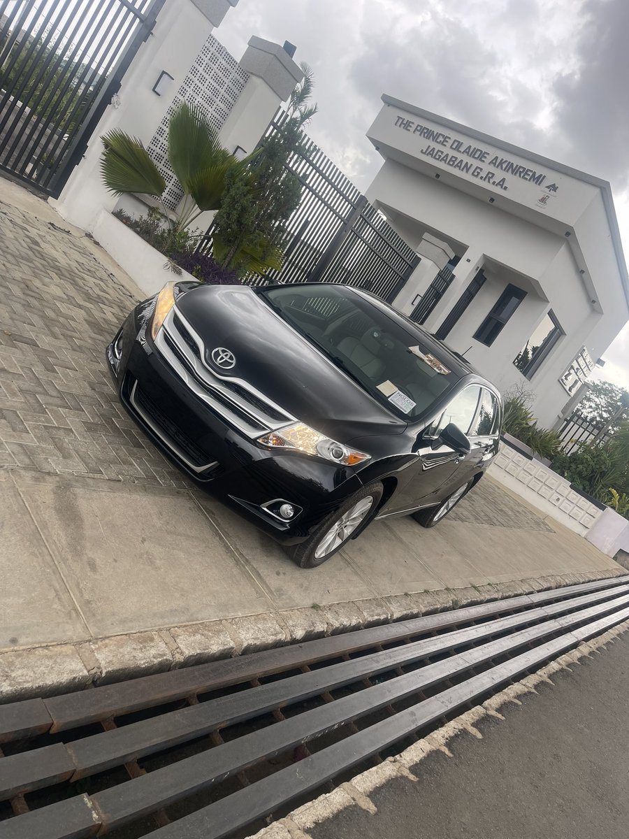 Shiffomi's tweet photo. 2013 Toyota Venza XLE AWD
Complete Panoramic roof
Accident free (as always)

Price #21m

I buy clean cars like this because I want customers to experience the car performance at 100%. 
#isellthedopest cars 🫆 https://t.co/fOU0Ty2zQ8