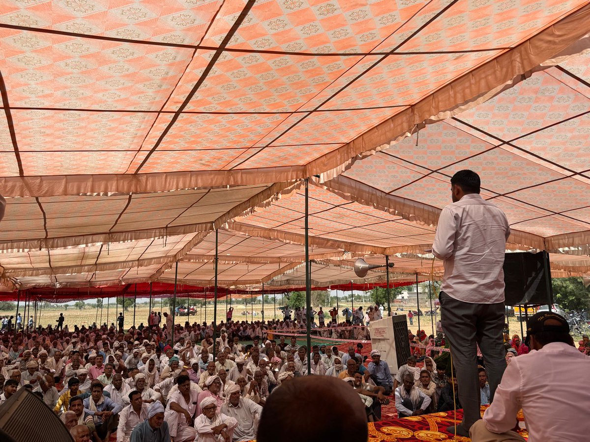 nitinsangwaniit's tweet image. आज नीमराना के काठ का माजरा, मुण्डावर के गोलाहेड़ा-मूनपुर एवं हरसौली तहसील के कानी तिगावाँ गाँव में आयोजित विभिन्न जागरण कार्यक्रमों में सम्मिलित होकर सरस अलवर द्वारा चलायी जा रही जन कल्याणकारी योजनाओं के बारे मे बताया। 
#schemes #assistance #farmers