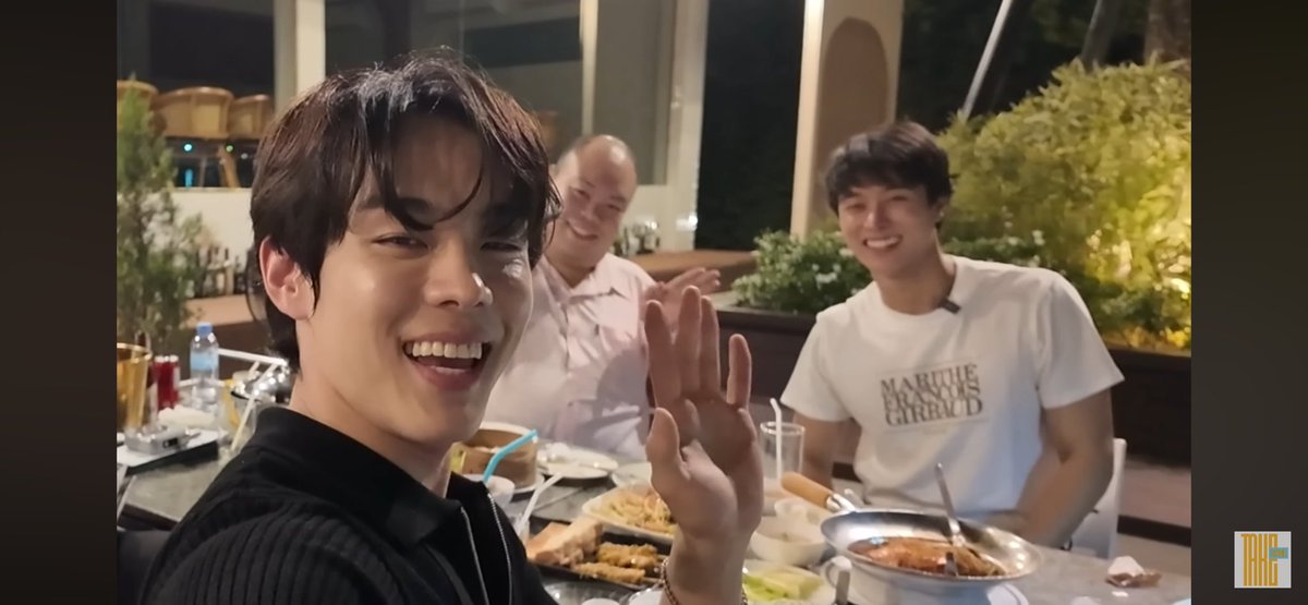 Tanatat_Support's tweet photo. วินเนอร์พาเพื่อนกินข้าว

Link : https://t.co/xZ6WZIWb57

#WinnerTanatat https://t.co/j5i1iIICvP