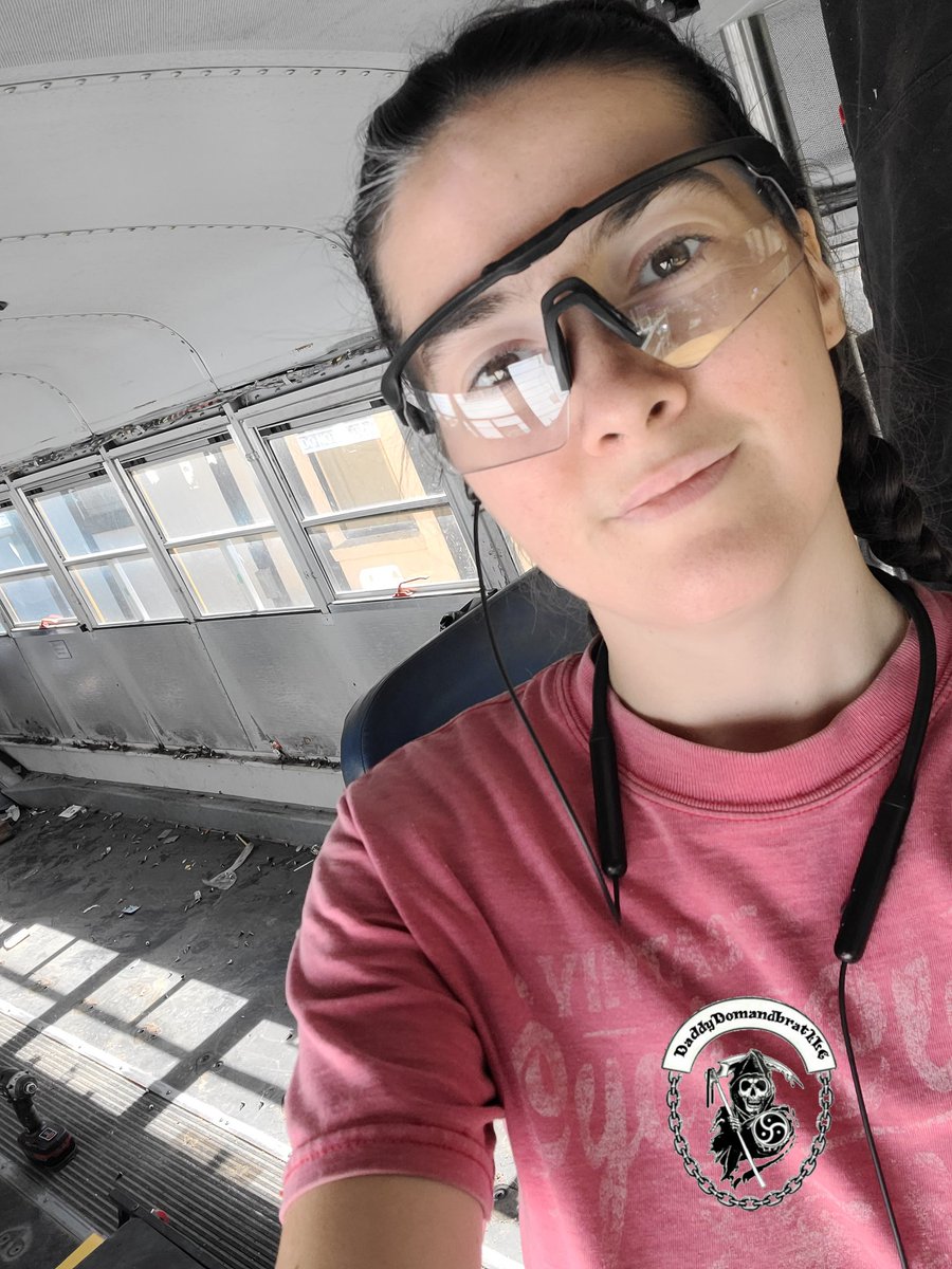 Mistress_Gabbi's tweet photo. After so long finally working on my Dungeon on wheels so excited! 

Help be apart of the build!
If you send more then $100 your name will be written on the frame inside the bus. 

Comment 'Yes Mistress' for link for payments. https://t.co/WT1qDbCNmC