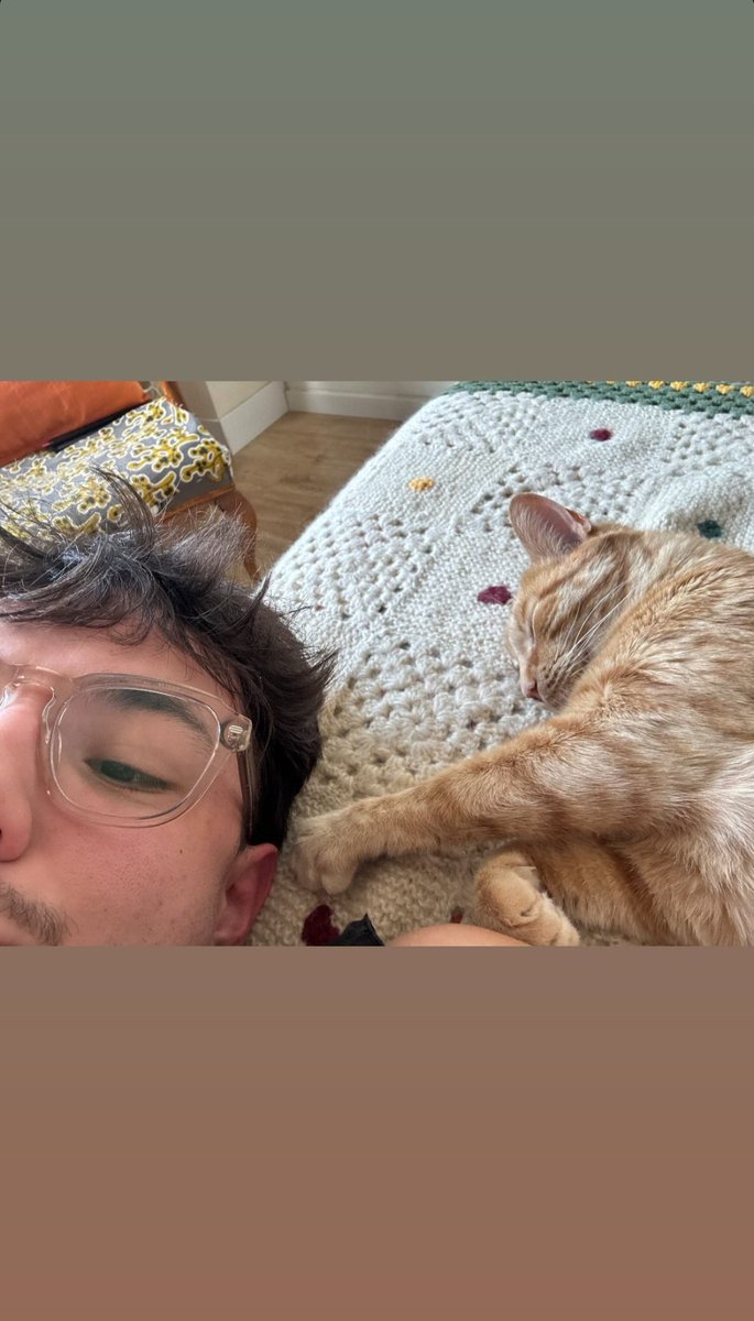 📲 | Storie de Flavio po IG:

Fla y Rubio 👦🏻🐱✨️
instagram.com/stories/flavio…