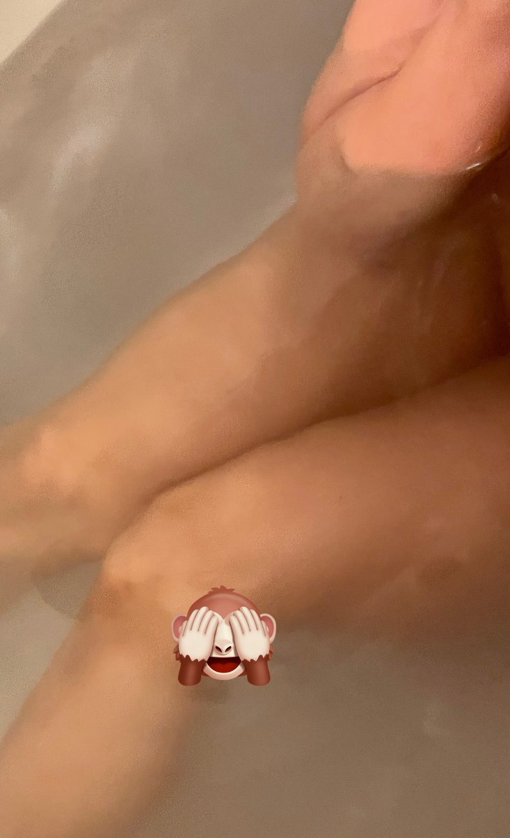 netorase00's tweet photo. 桃の匂いする入浴剤
と
くっっっそ雑に剃ったまん毛 https://t.co/VzFNqpIQjk