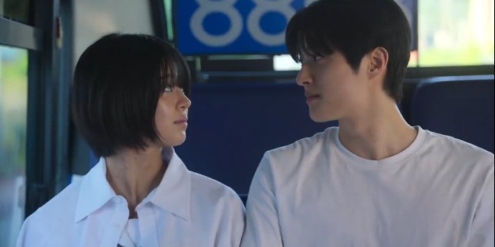 it feels so fun seeing them live in the same apartment, always going to school together, able to hang out freely, and dating at the same time 

#IfWishesCouldKill #기리고 
#백선호 #전소영