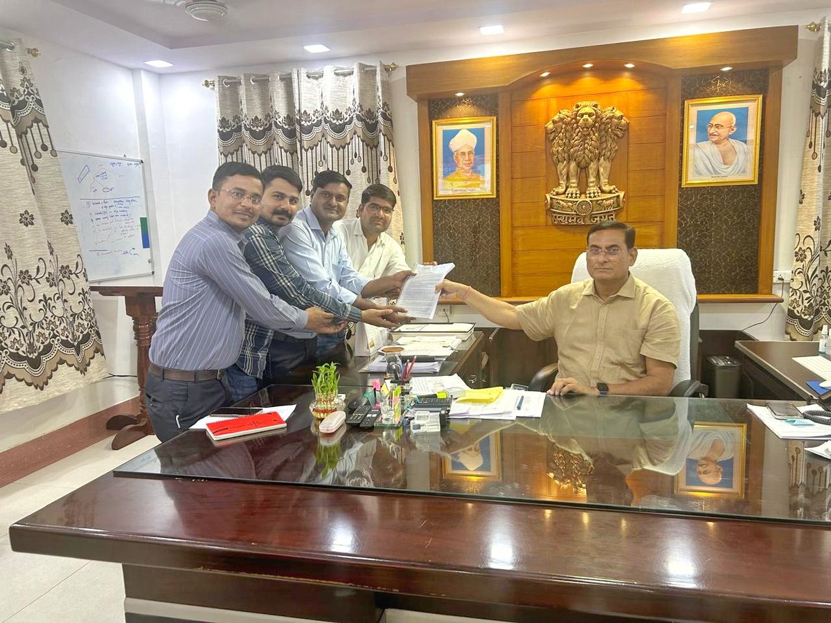 कंप्यूटर अनुदेशक कैडर तथा वेतन विसंगति दूर करने हेतु RCTA टीम के सदस्य आज वित्त मंत्री श्रीमती दिया कुमारी जी से मिले तथा इन मुद्दों पर विस्तृत चर्चा की, इसी क्रम में महत्वपूर्ण प्रगति हेतु आश्वासन प्राप्त हुआ है।
<a href="/KumariDiya/">Diya Kumari</a> <a href="/rajeduofficial/">Dept of Education, Rajasthan</a>