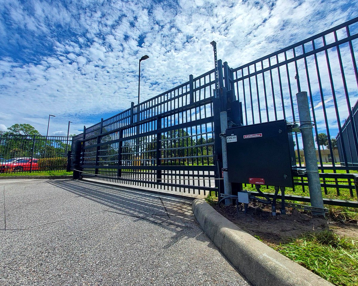 FDC_Access's tweet photo. Physical controls help protect what matters most. Gates, barriers, access control, turnstiles, revolving doors, and perimeter systems all play a role in reducing risk and controlling access at commercial and industrial properties. 

https://t.co/Ls7vegBmgX

#PhysicalControls #AccessControl #PerimeterSecurity #CommercialSecurity #FDC