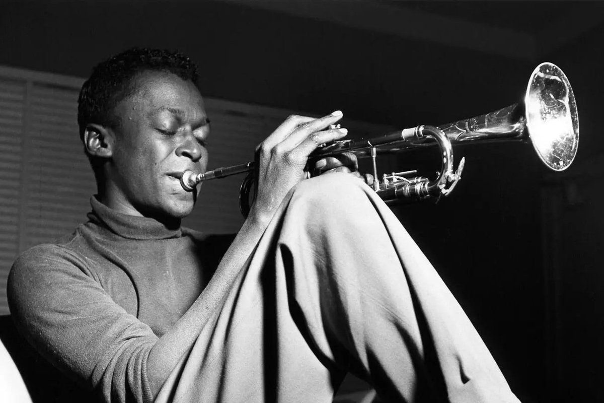 April 24, 1945 - Miles Davis makes his recording debut with the Herbie Fields Orchestra, backing singer "Rubberlegs" Wilson, at Savoy Records Studio in Newark, New Jersey... jazzrocksoul.com/artists/miles-… #milesdavis #todayinhistory #musichistory