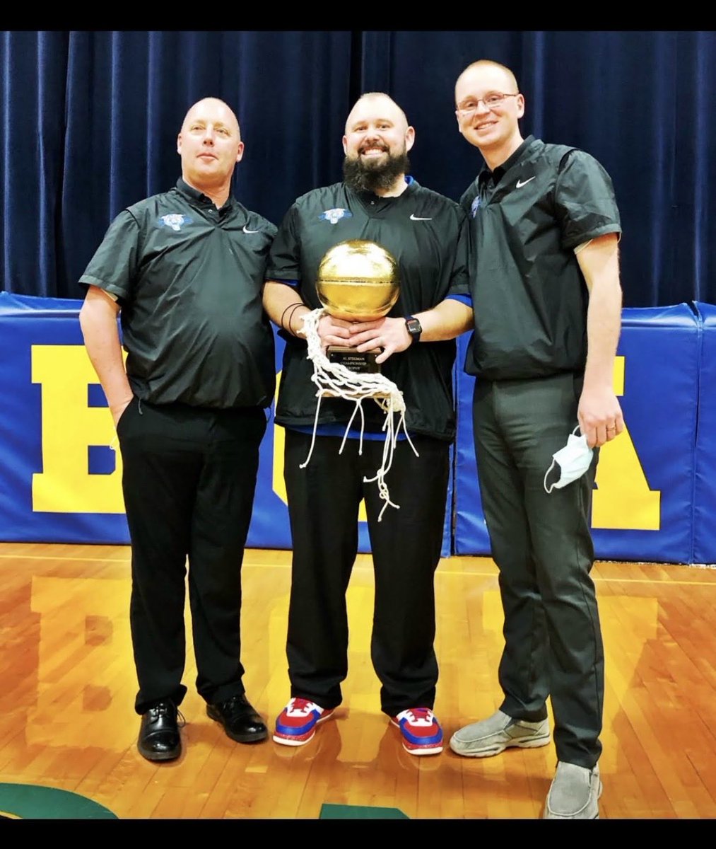 HoopsBobcat's tweet photo. Bittersweet Tweet. 
I have accepted a position back home in Serena. I can’t thank you all enough.
Thanks for an amazing 17 years.
On to the next play.
I’ll see ya in a gym somewhere down the road.
Coach Alsvig out https://t.co/hJDUfFhIdI