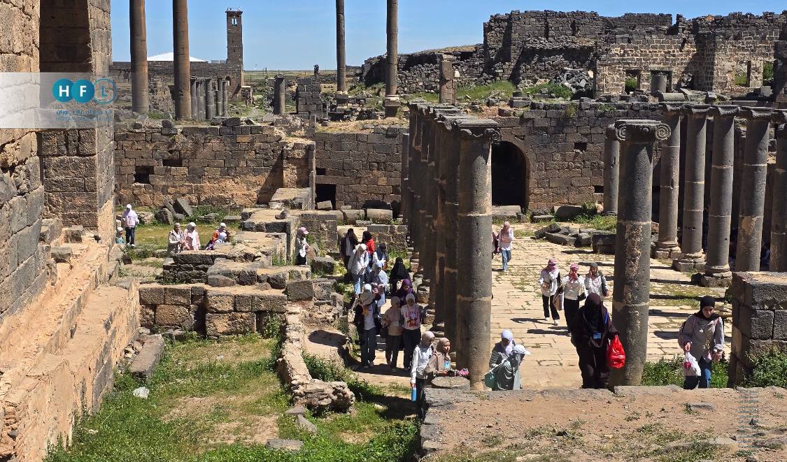 QalaatAlMudiq's tweet image. #Syria: it's not even peak season, but Bosra (E. #Daraa) is already seeing a steady flow of local (Friday) &amp;amp; foreign tourists.