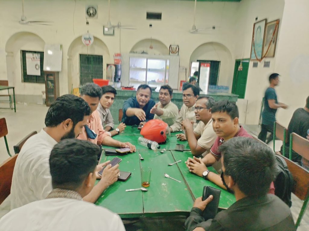 SabbirSays's tweet photo. পরিবর্তনের প্রচেষ্টায় এগিয়ে চলার নামই রাজনীতি।
এখানে আলোচনা হবে, সমালোচনা হবে, মতামত থাকবে, মতবিরোধও থাকবে, সম্পর্ক নষ্ট হবে, আবার নতুন সম্পর্ক হবে। তবে সবকিছুর উর্ধ্বে যা থাকবে তা হলো লক্ষ্য।
দেশের জন্য জনগণের জন্য সর্বোত্তম কাজ করার লক্ষ্য।

#রাজনৈতিক_আলাপ 
#PoliticsBD https://t.co/U9AYbnntzS