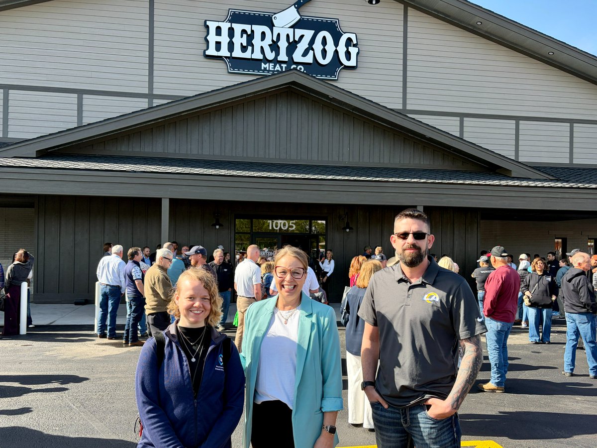 MoEcoDevo's tweet photo. #TeamDED enjoyed celebrating @HertzogMeatCo's grand opening of Hertzog South today in Butler! The #MO-based meat processor is creating 22 jobs through the establishment of this new retail &amp; processing facility. We wish Hertzog the best as they continue to grow &amp; prosper! https://t.co/6TiUDPQ5QV