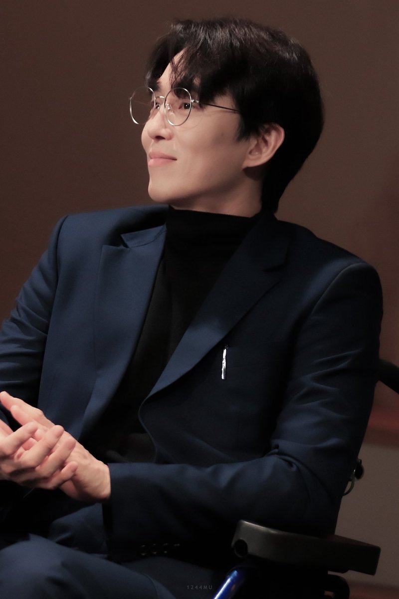 1244mu's tweet photo. 260424N
히스토리 보이즈 스페셜 커튼콜
어윈 #손유동 https://t.co/V6KPLyeROY