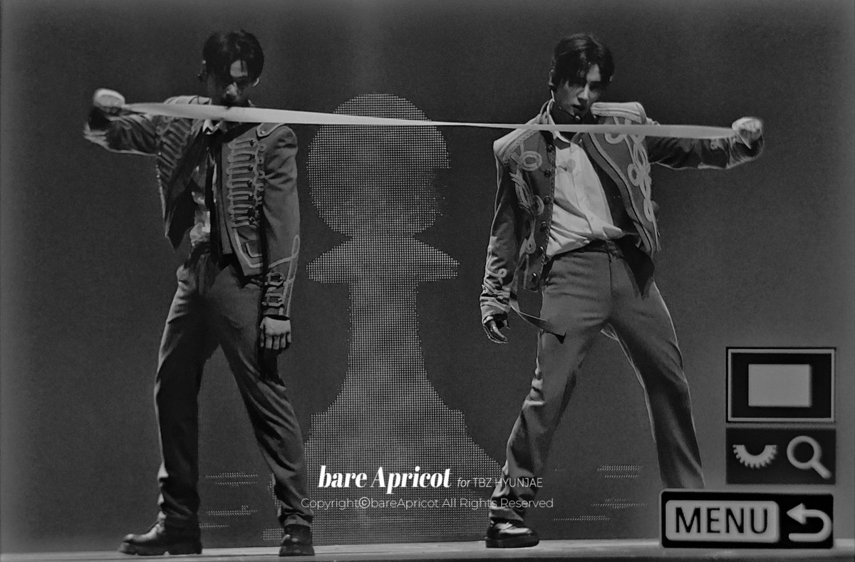 𝒃𝒂𝒓𝒆 𝑨𝒑𝒓𝒊𝒄𝒐𝒕 tweet media