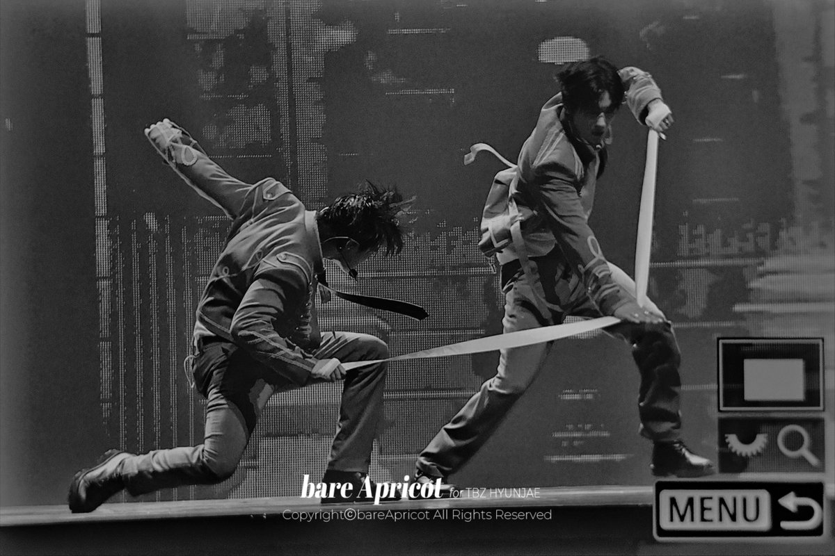 𝒃𝒂𝒓𝒆 𝑨𝒑𝒓𝒊𝒄𝒐𝒕 tweet media