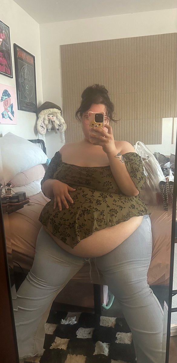 Sweetpeaches tweet media