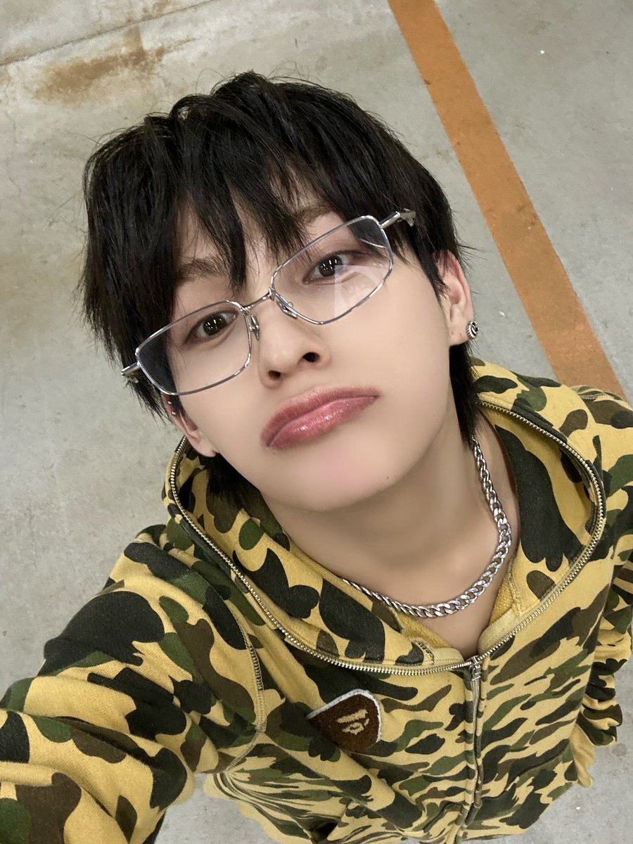 ALL(H)OURS tweet media