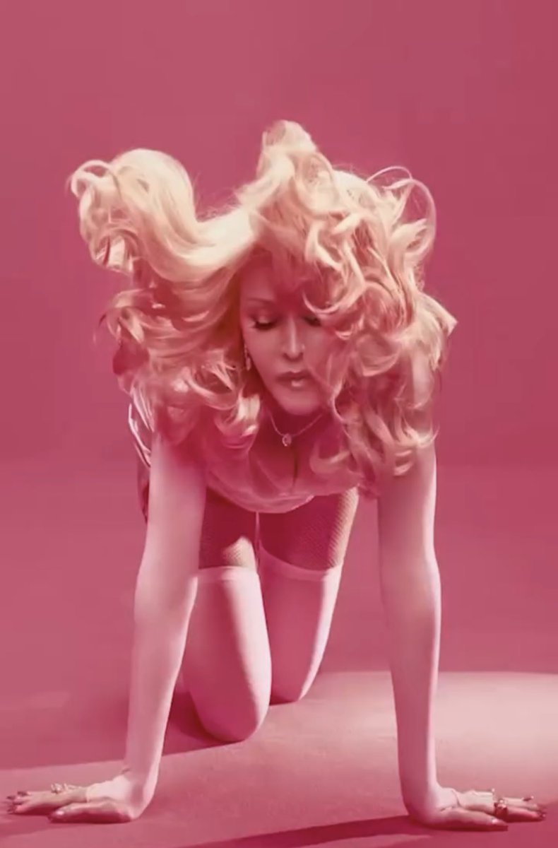 MIRIANA on the dance floor🪩 tweet media