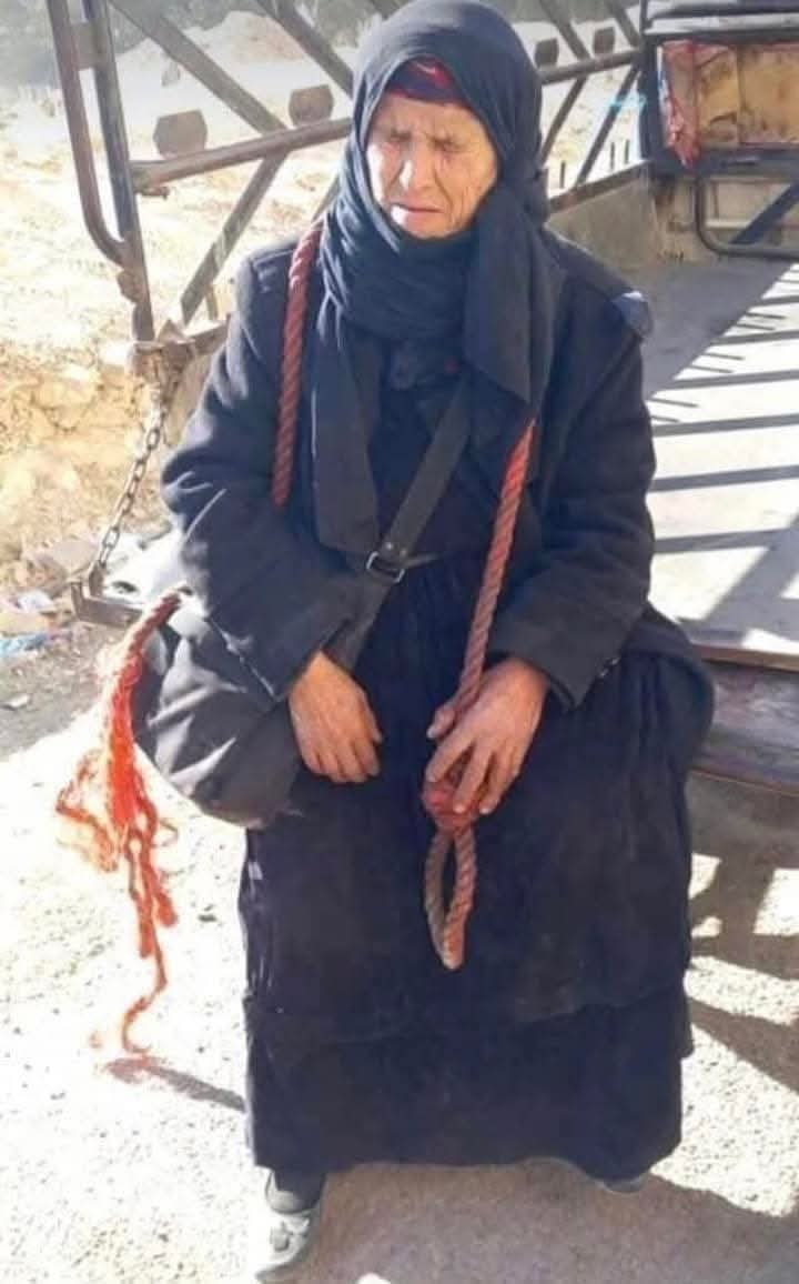 MarwanAlhaffar's tweet photo. لو كان مشارك مع النبي بفتح مكة مو بس بردع العدوان لازم تسليم فادي صقر للمحاكمة.

سلموا الخرا الكبير للعدالة
يلي صار مالو جريمة و مالو مذبحة و مالو قتل عادي
هي أكبر إبادة جماعية بتاريخ سوريا كلها و تاريخ المنطقة، أكبر من مأساة فلسطين بألف مرة. https://t.co/vL2mv3TOnH