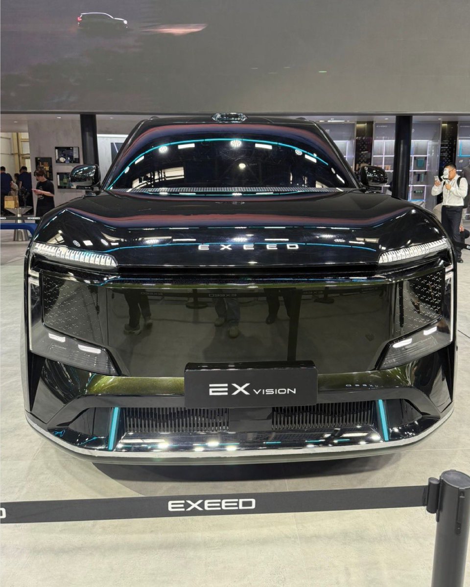 saudiauto's tweet photo. هنا نتكلم عن كونسبت جريء جدًا، بتصميم خارج عن المألوف وتقنيات توضح لنا كيف ممكن تكون السيارات في السنوات الجاية 🤯

من الإضاءة الذكية إلى المقصورة التفاعلية، كل تفصيلة في EXEED EX Vision تقول إننا داخلين عصر جديد بالكامل 🚀

هل هذا هو شكل سيارات المستقبل؟ 👀

@exeedsaudi

#سعودي_أوتو #EXEED #EXLANTIX  #سيارات_تقنية_لمستقبل
 #saudi_auto