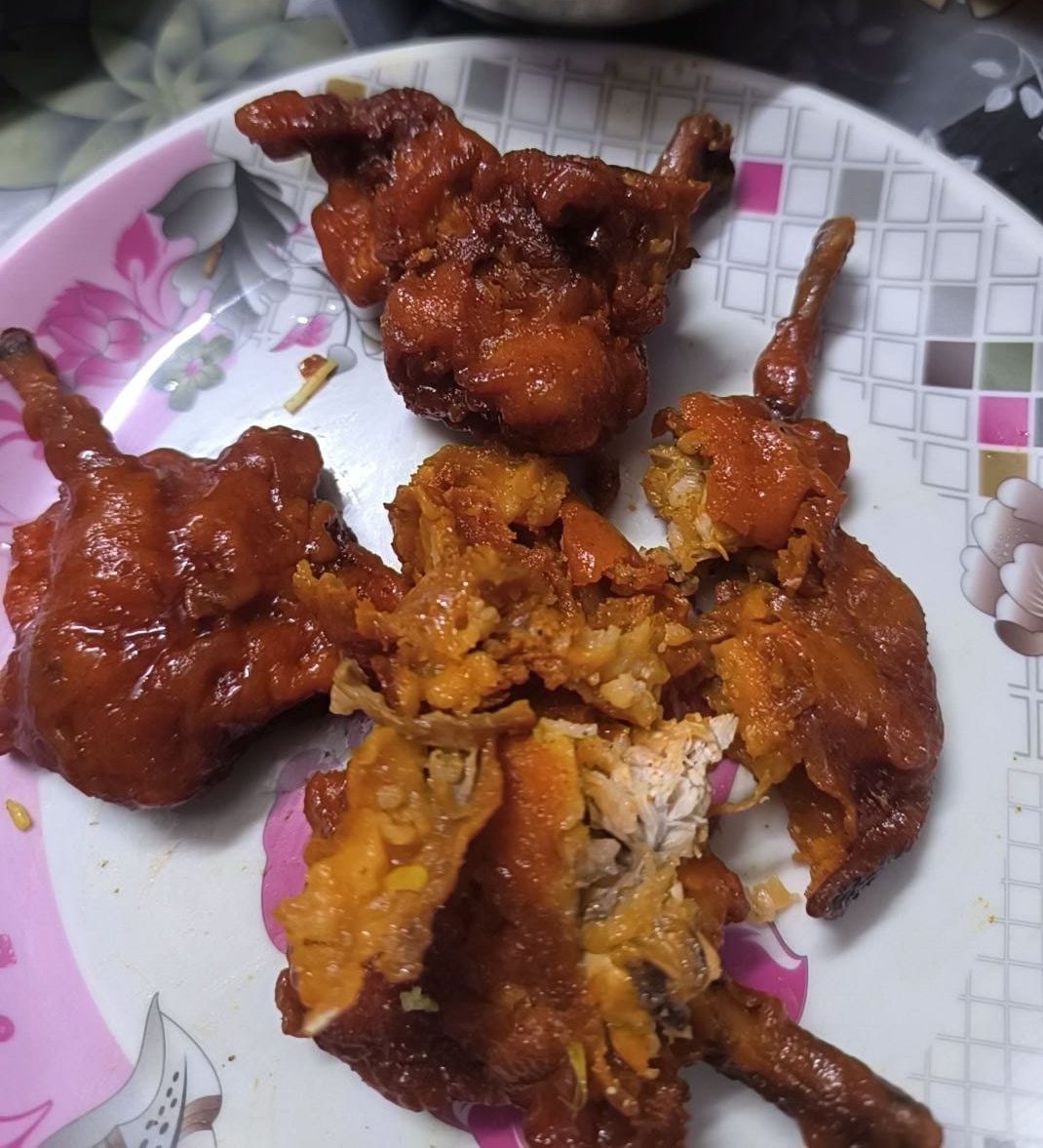 nayakakash1994's tweet image. Ordered Chicken Lollipop but received a completely wrong and questionable item instead. Despite sharing photo proof, @zomato support closed the complaint saying “couldn’t verify”.Escalating this under Consumer Protection Act, 2019 and filing complaint within 24 hrs.
#zomato