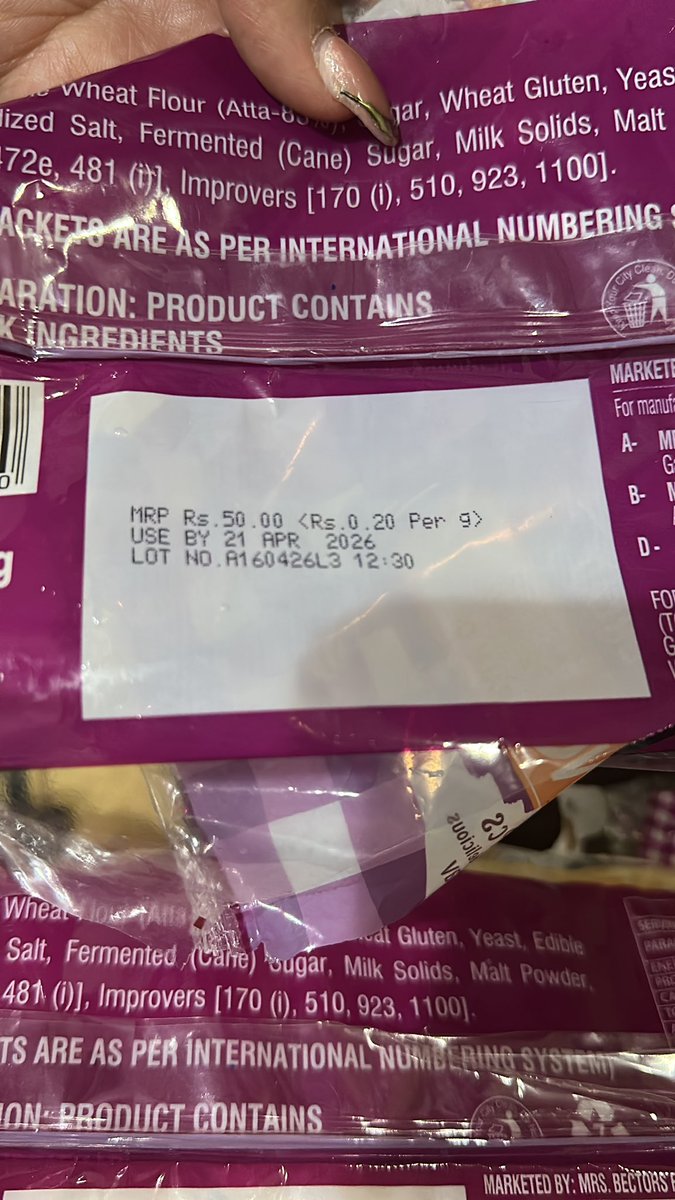 Rishija25070484's tweet image. Just ordered English oven zero maida pav from #blinkit #zomato Order no. #ORD035505233852 and got all three of them expired with fungus on them. How can we trust this company, if they are selling the expired products.  @letsblinkit @deepigoyal @aajtak @ZeeNews @prahladspatel