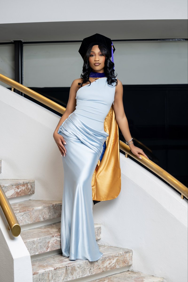 shainacarelle tweet media