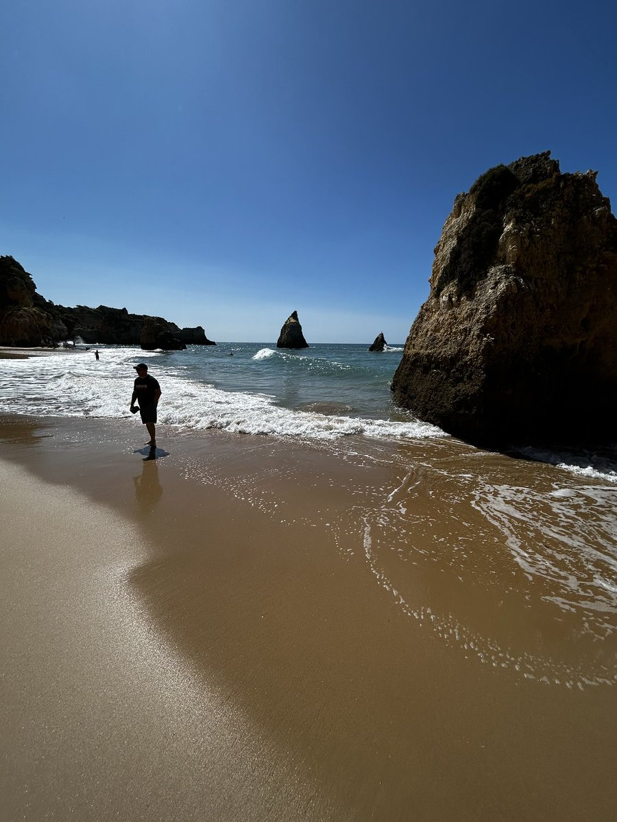 🍷🏖️Tony⚽️🍷✈️ tweet media